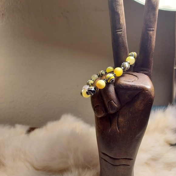 Handmade crystal bracelet - Picture 2 of 2